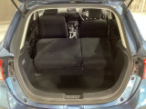 リアシートも簡単格納ができ、大きな荷物もらくらく収納できます!