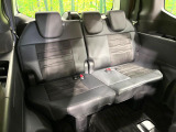 3列目シートはもちろん状態良好☆大人でもゆったりと座って頂けますので、大人数でのお出かけもラクラクです♪ご家族で、気の知れた仲間で、ドライブに行くのが楽しみですね♪