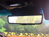 【デジタルインナーミラー】後席の大きな荷物や同乗者で後方が確認しづらい時でも安心!カメラが撮影した車両後方の映像をルームミラー内に表示。クリアな視界で状況の確認が可能です!