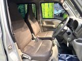 運転席シート廻りは使用感も少なく、良好な状態となっています。丁寧に使われていたことがよくわかりますね。