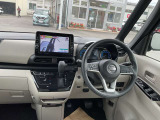 ダッシュが広くガラスが大きく視界が広いのでフロント廻りの見通しは良いです。