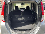 普段のお買い物や通勤、送迎等に十分な荷室スペースを確保しております。セカンドシートを倒すと、大きな荷物の積載も可能です♪