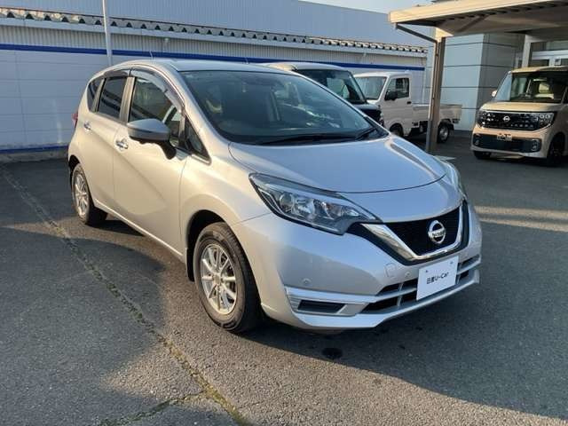 ノート 1.2 X FOUR スマートセーフティエディション 4WD