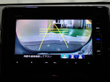 バックも安心のリアカメラ付いています。リアカメラがあると、いつでも安全にバックできますね。死角も減ります。3ビュー切り替え、ガイド線表示なので便利です。