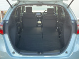 2人乗車時の荷室です。たっぷりと室内収納出来ます