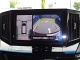 アラウンドビューモニターは、まるで上空から見たような映像で駐車をサポート!苦手な駐車も心強いですね!
