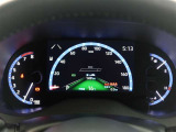 とっても見やすいメーターです。夜間時はラグジュアリーな気分にさせてくれる照明が魅力ですので、夜のドライブも楽しみになりますよ♪