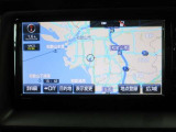 純正ナビを装備。タッチパネル式で使いやすく、お出かけもラクラクです。