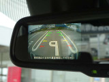 【バックモニター】車をバックさせる際に後方の様子をカーナビのモニターで確認。バック駐車を安全にスムーズに行うことができます!