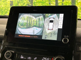 【パノラミックビューモニター】専用のカメラにより、上から見下ろしたような視点で360度クルマの周囲を確認することができます☆死角部分も確認しやすく、狭い場所での切り返しや駐車もスムーズに行えます。