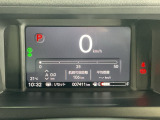 マルチインフォメーションディスプレイです。燃費や走行距離が分かり、半ドアなど車に異常がある際に警告してくれます。