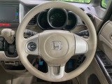 ステアリングも使用感が少なく、きれいな状態となっております♪