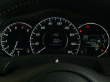 視認性の高いメーターは燃費計も表示されエコな走りを支援します♪