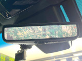 【デジタルインナーミラー】後席の大きな荷物や同乗者で後方が確認しづらい時でも安心!カメラが撮影した車両後方の映像をルームミラー内に表示。クリアな視界で状況の確認が可能です!