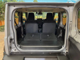 普段のお買い物や通勤、送迎等に十分な荷室スペースを確保しております。セカンドシートを倒すと、大きな荷物の積載も可能です♪