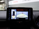 パノラミックビューモニター付きです。車両を上から見たような映像をディスプレイオーディオ画面に表示。運転席からの目視だけでは見にくい、車両周辺の状況をリアルタイムでしっかり確認できます。