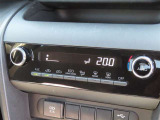 オートエアコンで車内はいつでも快適です♪