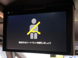 【フリップダウンモニター】大画面モニターで後席でもエンタメをお楽しみいただけます。小さなお子様にも大人気の装備です♪