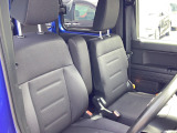 毎回座るフロントシート。運転席は必ず使用する部分ですので、座り心地が重要です!