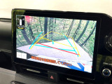 【バックカメラ】駐車時に後方がリアルタイム映像で確認できます。大型商業施設や立体駐車場での駐車時や、夜間のバック時に大活躍!運転スキルに関わらず、今や必須となった装備のひとつです!