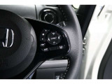Hondaセンシングの機能のひとつ、アダプティブクルーズコントロール付!アクセルから足を離しても設定したスピードと前車との車間を保ち走行してくれます!車線維持もアシスト☆高速道路で疲労軽減ですね☆