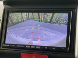 【バックカメラ】駐車時に後方がリアルタイム映像で確認できます。大型商業施設や立体駐車場での駐車時や、夜間のバック時に大活躍!運転スキルに関わらず、今や必須となった装備のひとつです!