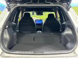 普段のお買い物や通勤、送迎等に十分な荷室スペースを確保しております。セカンドシートを倒すと、大きな荷物の積載も可能です♪