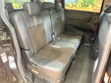 後部座席も気になるようなキズ・汚れやへたり等、大きなダメージはなく、良好な状態です。