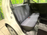 後部座席も気になるようなキズ・汚れやへたり等、大きなダメージはなく、良好な状態です。