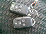 ★キーフリーシステム★リモコンキーを携帯していればキーをポケットなどから出さなくてもドアの施錠・解錠およびエンジン始動が出来ます!