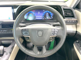 【純正革巻きステアリング】上質な革を使用することで、手にしっかり馴染みとても運転しやすいハンドルです♪
