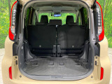 後席を格納すると、これだけの広さが!シーンに合わせたシートアレンジで、大きな荷物も積むことが出来ます♪