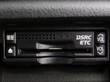 ★ETC(DSRC)が装備されています!!社外品とは違い収まりの良いデザインが人気!高速道路を利用する際は必需品ですよね!!ストレス無く料金所を通過出来ます!!