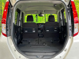 普段のお買い物や通勤、送迎等に十分な荷室スペースを確保しております。セカンドシートを倒すと、大きな荷物の積載も可能です♪