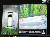 【アラウンドビューモニター】専用のカメラにより、上から見下ろしたような視点で360度クルマの周囲を確認することができます☆死角部分も確認しやすく、狭い場所での切り返しや駐車もスムーズに行えます。