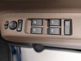 パワーウィンドゥ 運転席ドアスイッチ照明付です。電動格納ミラーも手元でワンモーションで可能です。
