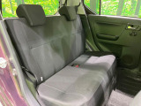 後部座席も気になるようなキズ・汚れやへたり等、大きなダメージはなく、良好な状態です。
