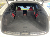 後席を格納すると、これだけの広さが!シーンに合わせたシートアレンジで、大きな荷物も積むことが出来ます♪
