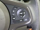 【レーダークルーズコントロール】(全車速追従機能付)付きです。車速に応じて追従支援してくれるので、ロングドライブも快適です。詳細は販売店スタッフまでおたずねください。
