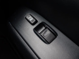運転席はパワーウィンドー仕様です。