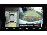 車を上から見下ろした視点で駐車をサポートするパノラマビューを搭載。運転席から確認しにくい車両周囲の状況を確認できます。