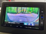 【バックカメラ】駐車時に後方がリアルタイム映像で確認できます。大型商業施設や立体駐車場での駐車時や、夜間のバック時に大活躍!運転スキルに関わらず、今や必須となった装備のひとつです!