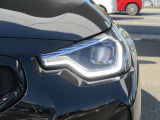 LEDヘッドライト装備です。明るく夜間の視界が開けます。見た目もクールです!内側がダーク仕様になっております。