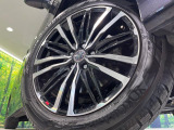 【18インチアルミホイール】外観にマッチしたアルミホイールを装着しております。各種アルミホイールや、スタッドレスタイヤも取扱いしております。是非ご相談ください♪