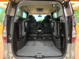 後席を格納すると、これだけの広さが!シーンに合わせたシートアレンジで、大きな荷物も積むことが出来ます♪