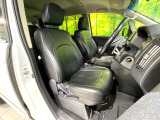 運転席シート廻りは使用感も少なく、良好な状態となっています。丁寧に使われていたことがよくわかりますね。
