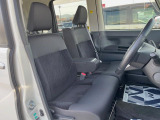 運転席シート廻りは使用感も少なく、良好な状態となっています。丁寧に使われていたことがよくわかりますね。