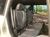 後部座席も気になるようなキズ・汚れやへたり等、大きなダメージはなく、良好な状態です。