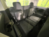 3列目シートはもちろん状態良好☆大人でもゆったりと座って頂けますので、大人数でのお出かけもラクラクです♪ご家族で、気の知れた仲間で、ドライブに行くのが楽しみですね♪