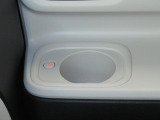 ホッとカップホルダーが運転席・助手席にあります。ホットドリンクをちょうど良い温度でキープしてくれる保温機能付で嬉しいです。